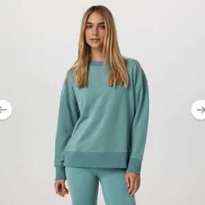 nwt vuori sedona weekender crew pullover